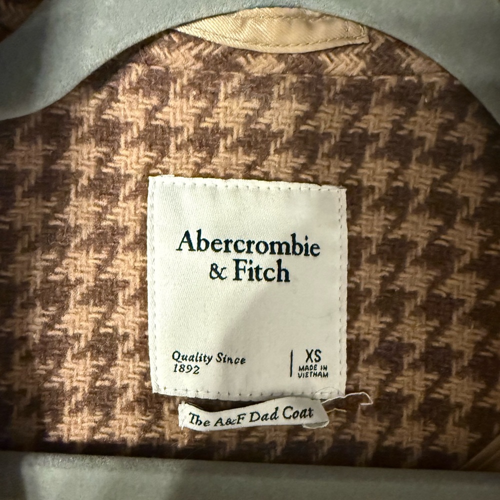 Abercrombie Wool “Dad Coat” in Brown Houndstooth - Picture 2 of 5